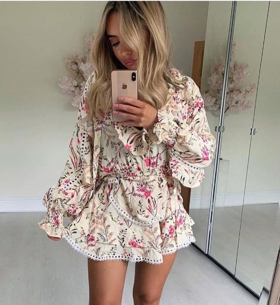 2020 women summer long sleeve floral printed lace patchwork mini beach dress holiday ruffles lady dress
2020 women summer long sleeve floral printed lace patchwork mini beach dress holiday ruffles lady dress