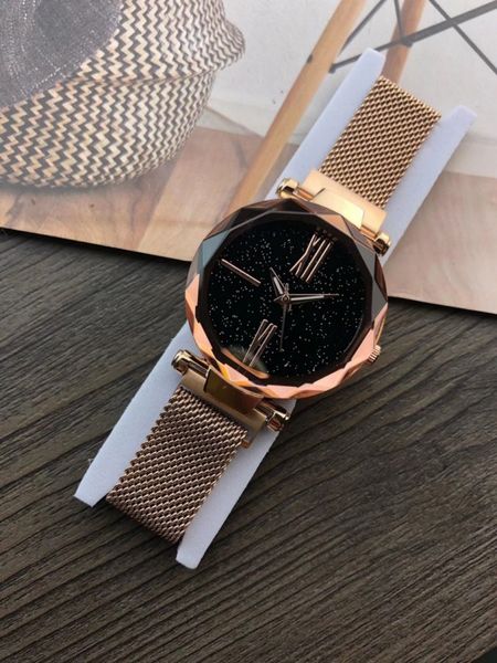 2019 luxury women's black surface watch quartz watch suitable for women's fashion exquisite women's brand watch, Slivery;brown
2019 luxury women's black surface watch quartz watch suitable for women's fashion exquisite women's brand watch, Slivery;brown
