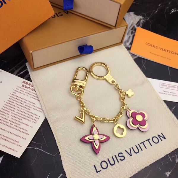 2020 luxury m67288 leather bag keychain key chain & key ring brand gold sunflower key chain porte clef gift men women souvenirs with box, Slivery;golden
2020 luxury m67288 leather bag keychain key chain & key ring brand gold sunflower key chain porte clef gift men women souvenirs with box, Slivery;golden