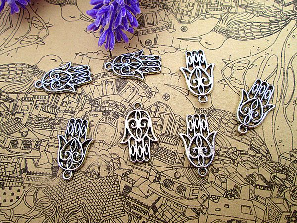 90pcs- hamsa hand charms, antique tibetan silver 2 sided heart hamsa hand charms pendants 13x18mm, Bronze;silver
90pcs- hamsa hand charms, antique tibetan silver 2 sided heart hamsa hand charms pendants 13x18mm, Bronze;silver