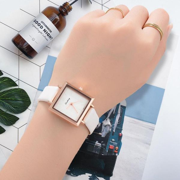 casual fashion trend student watch creative two-color ladies belt quartz wrist watches female ladies quartz clock montre femme, Slivery;brown
casual fashion trend student watch creative two-color ladies belt quartz wrist watches female ladies quartz clock montre femme, Slivery;brown