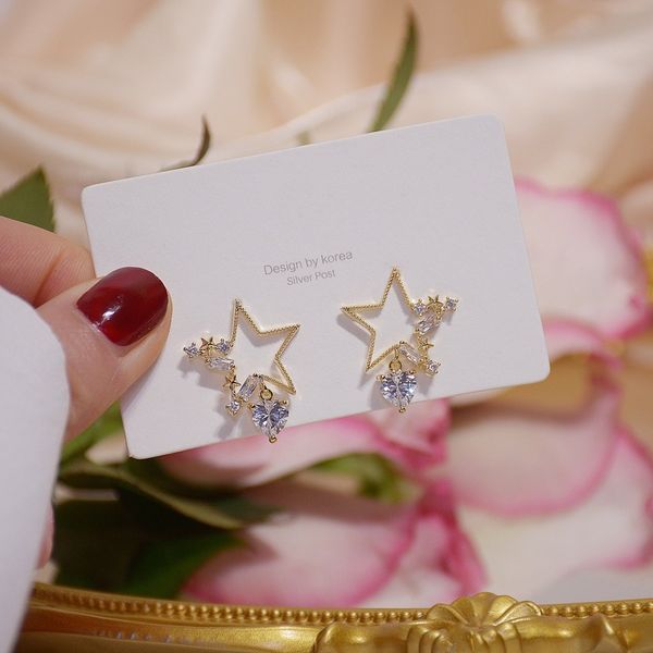 2020 explosion models korean sweet cute crystal pentagram women's earrings temperament personality hollow stars fashion jewelry, Golden;silver
2020 explosion models korean sweet cute crystal pentagram women's earrings temperament personality hollow stars fashion jewelry, Golden;silver
