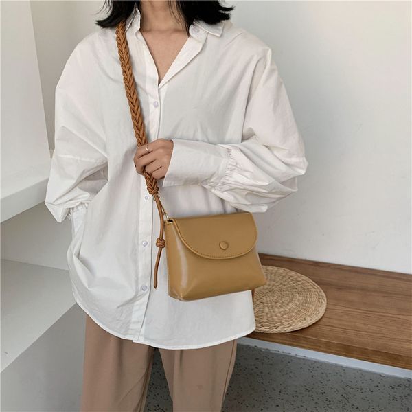 sen soft leather small fresh messenger bag new korean version of the literary girl small shoulder bag
sen soft leather small fresh messenger bag new korean version of the literary girl small shoulder bag