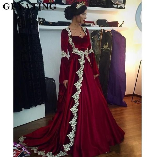 burgundy long sleeve muslim evening dress with gold lace appliques 2019 sweetheart court train party gowns dubai long kaftan, White;black
burgundy long sleeve muslim evening dress with gold lace appliques 2019 sweetheart court train party gowns dubai long kaftan, White;black