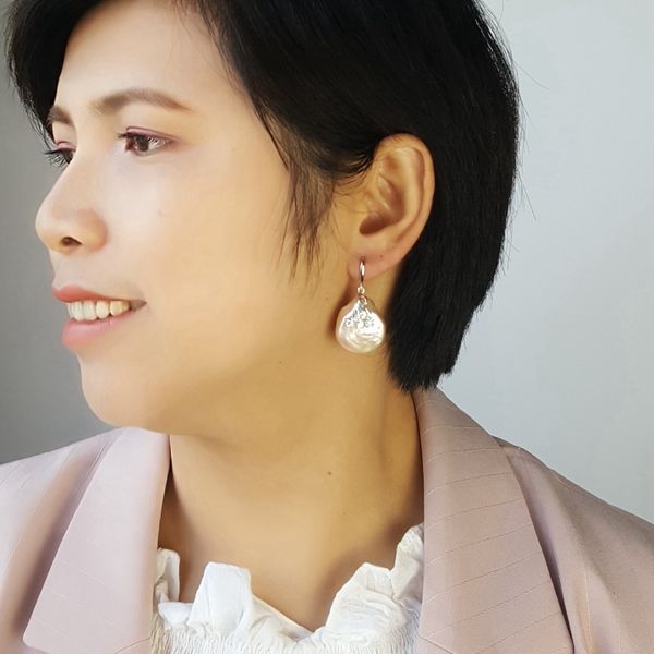 liiji unique real white/pink coin shape baroque pearl 20-21mm drop earrings for women drop shipping, Silver
liiji unique real white/pink coin shape baroque pearl 20-21mm drop earrings for women drop shipping, Silver