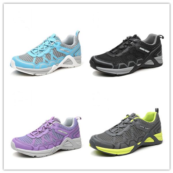 couple forest beach road shock absorber buffer breathable super running flying line technology men and women designer running s
couple forest beach road shock absorber buffer breathable super running flying line technology men and women designer running s