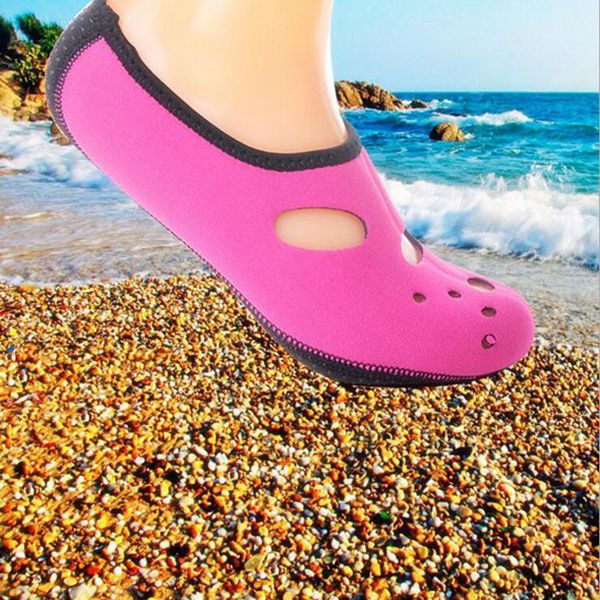 swimming fins non-slip seaside beach shoes quick scuba boot shoes anti-slip snorkeling sock water sports workout diving shoe 
swimming fins non-slip seaside beach shoes quick scuba boot shoes anti-slip snorkeling sock water sports workout diving shoe