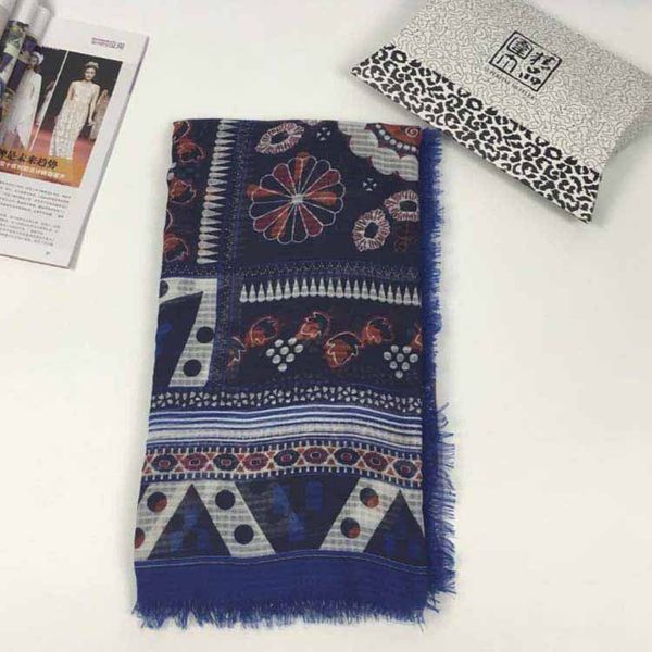 2019 new silk scarf women stirrup chain printing foulard female fashion shawls&wraps beach towel soft long scarves kerchief 180*90cm, Blue;gray 
2019 new silk scarf women stirrup chain printing foulard female fashion shawls&wraps beach towel soft long scarves kerchief 180*90cm, Blue;gray
