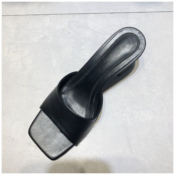 2020 new women slipper summer outdoor sandal square high heel slip on flip flop elegant women slides sandal fur slippers, Black
2020 new women slipper summer outdoor sandal square high heel slip on flip flop elegant women slides sandal fur slippers, Black