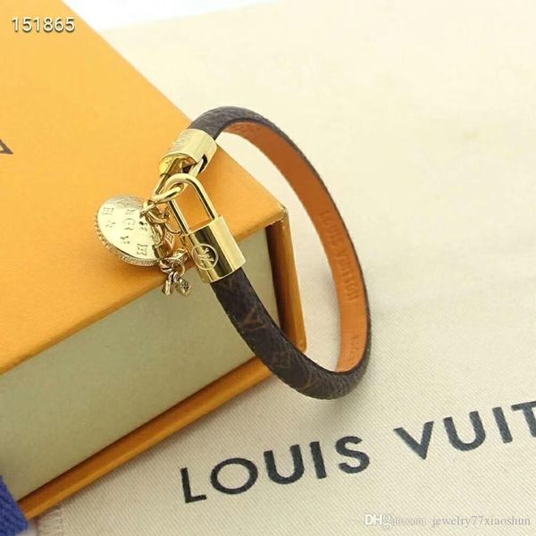 fashion design gold spiral bracelets fashion lather bracelet titanium steel genuine leather bracelet party jewelry box, Golden;silver
fashion design gold spiral bracelets fashion lather bracelet titanium steel genuine leather bracelet party jewelry box, Golden;silver