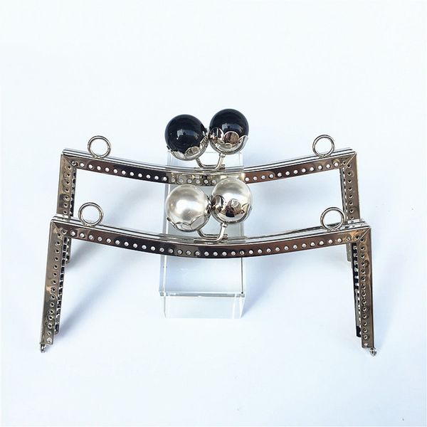 20.5cm silver color m shape metal clasp purse frame kiss buckle sewing hole metal clasp women bag making accessories 10pcs/lot, Black
20.5cm silver color m shape metal clasp purse frame kiss buckle sewing hole metal clasp women bag making accessories 10pcs/lot, Black