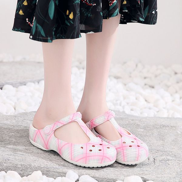 veblen summer printed hole shoes beach shoes sandals slippers female british style three-color optional, Black
veblen summer printed hole shoes beach shoes sandals slippers female british style three-color optional, Black