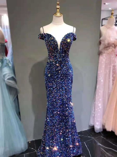 sparking blue evening dress shining sequins with beads long mermaid prom dress sweetheart sleeveless backless long runway gowns, Black;red
sparking blue evening dress shining sequins with beads long mermaid prom dress sweetheart sleeveless backless long runway gowns, Black;red