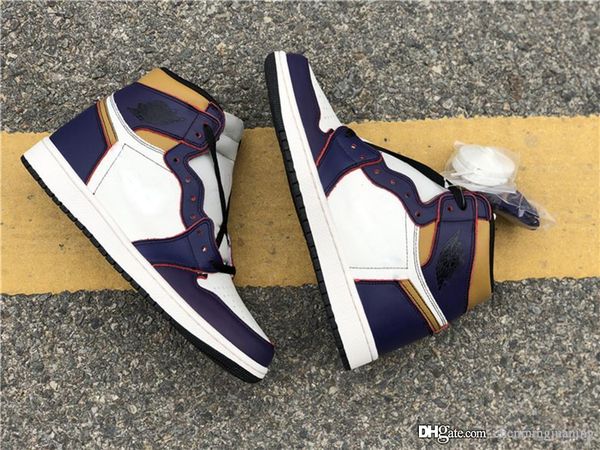 2019 est originals air high 1 og defiant sb lakers light bone court purple black gold retro men basketball shoes sneakers cd6578-507
2019 est originals air high 1 og defiant sb lakers light bone court purple black gold retro men basketball shoes sneakers cd6578-507