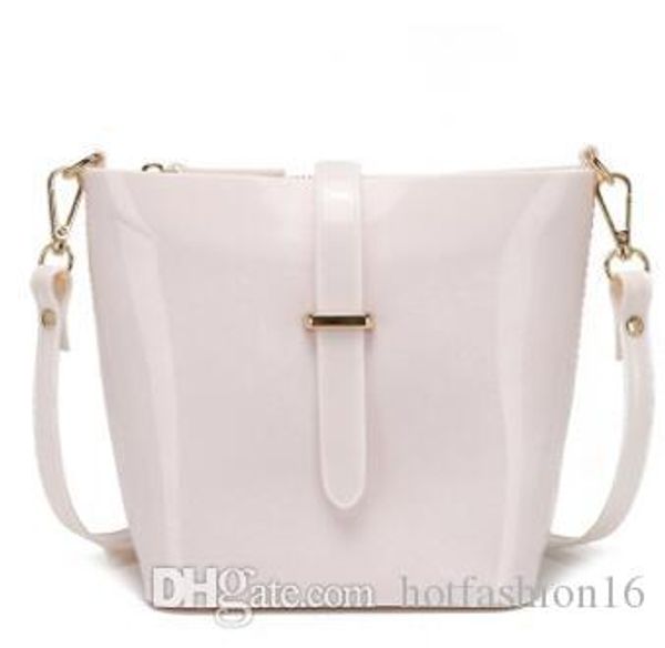 new designers luxurys women handbags famous gold chain shoulder bags crossbody soho bag shoulder bag wallet 
new designers luxurys women handbags famous gold chain shoulder bags crossbody soho bag shoulder bag wallet