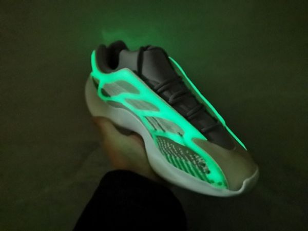 2020 release 700 v3 azael white skeleton design glows in the dark luminous kanye west static reflective men women casual shoes, Black
2020 release 700 v3 azael white skeleton design glows in the dark luminous kanye west static reflective men women casual shoes, Black