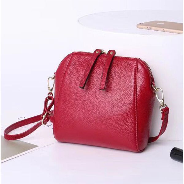 new layer cowhide fashion simple ladies crossbody bag korean wave shell type female shoulder bag
new layer cowhide fashion simple ladies crossbody bag korean wave shell type female shoulder bag