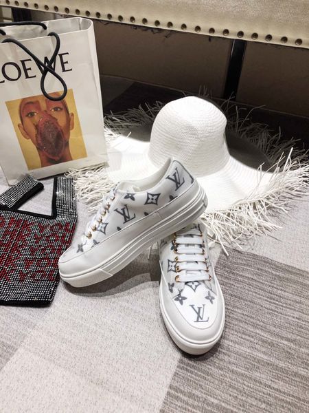 new style women's shoes for spring festival luxury women's classic casual love shoes driving platform shoes triple fashion design, Black
new style women's shoes for spring festival luxury women's classic casual love shoes driving platform shoes triple fashion design, Black