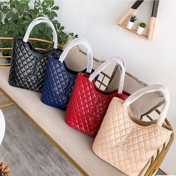2020 new year designer luxury fashion personality leather bag ladies handbag multicolor rhombus delicate personality bags
2020 new year designer luxury fashion personality leather bag ladies handbag multicolor rhombus delicate personality bags