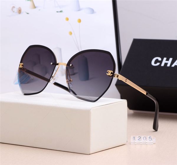 Высокое качество новых солнцезащитных очков моды для мужчин и женщин 1688 очки дизайнер бренда солнцезащитные очки матовый леопард градиент V400 коробка объектива и футляр
Высокое качество новых солнцезащитных очков моды для мужчин и женщин 1688 очки дизайнер бренда солнцезащитные очки матовый леопард градиент V400 коробка объектива и футляр