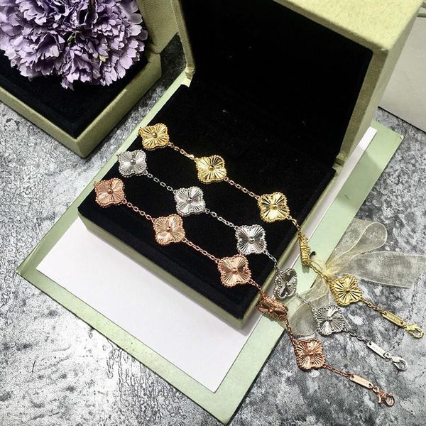 2020 new fashion four leaf clover silver blue brass 5 flower bracelet for women lovers day gift classic designer brand jewelry for women, Black
2020 new fashion four leaf clover silver blue brass 5 flower bracelet for women lovers day gift classic designer brand jewelry for women, Black