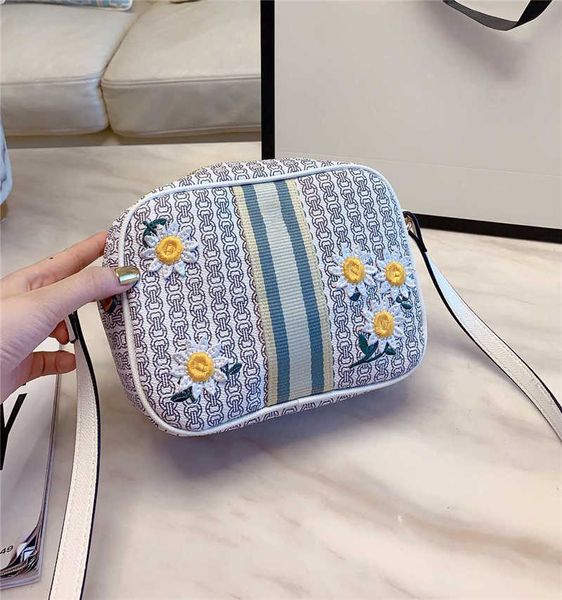 handbags womens luxury designer bags new tote bags messenger bag classic fashion small daisy bags
handbags womens luxury designer bags new tote bags messenger bag classic fashion small daisy bags