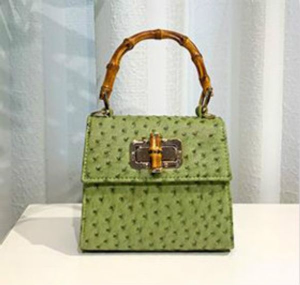 2020 New Designer Small Square Bag Luxury Handmade Bag Crocodile Pattern Ostrich Slub Hand Shoulder Diagonal Bag Drop Shipping
2020 New Designer Small Square Bag Luxury Handmade Bag Crocodile Pattern Ostrich Slub Hand Shoulder Diagonal Bag Drop Shipping