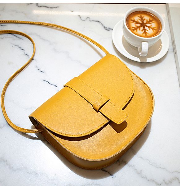 korean version of the 2019 summer wild women's bag shoulder messenger bag retro casual small fresh saddle bag 
korean version of the 2019 summer wild women's bag shoulder messenger bag retro casual small fresh saddle bag