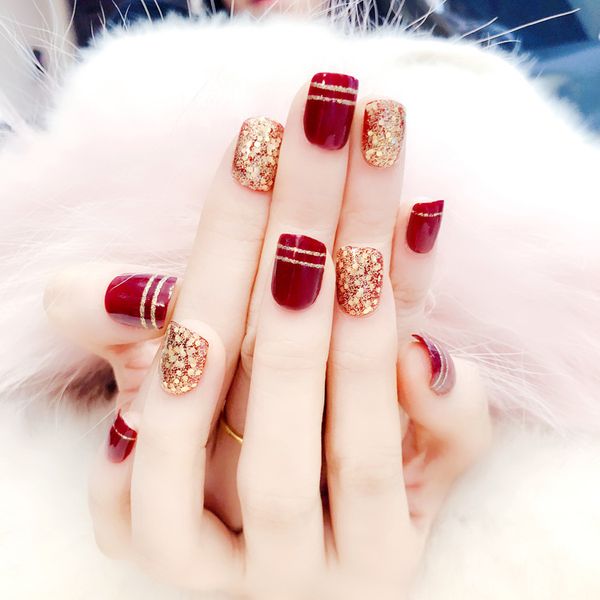 24pcs/set black wine red glitter false nails middle long square head girls artificial fake nails art with glue#, Red;gold
24pcs/set black wine red glitter false nails middle long square head girls artificial fake nails art with glue#, Red;gold