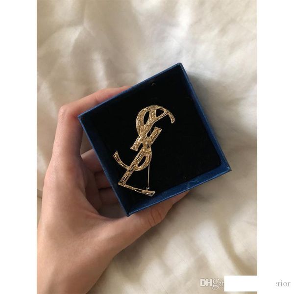 женщины дизайнер письмо брошь золото письмо y брошь костюм pin отворот подарок для любви рубашки аксессуары известной броши ювелирных издели, Gray
женщины дизайнер письмо брошь золото письмо y брошь костюм pin отворот подарок для любви рубашки аксессуары известной броши ювелирных издели, Gray