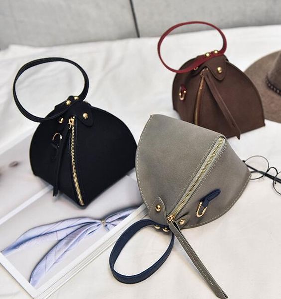 2020 new style women bags new fashion triangle bag wholesale luxury personality shoulder bags small sister handbags
2020 new style women bags new fashion triangle bag wholesale luxury personality shoulder bags small sister handbags