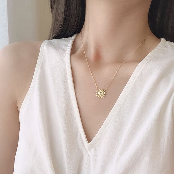 925 sterling silver sun flower hollow pendant necklace moon sun gold necklace minimalist luxury elegant women jewelry
925 sterling silver sun flower hollow pendant necklace moon sun gold necklace minimalist luxury elegant women jewelry