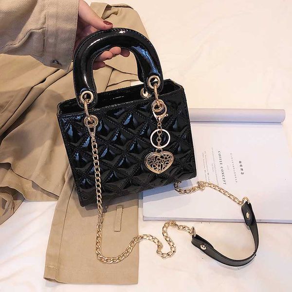 tote bag 2019 fashion new patent leather women's handbag lingge chain shoulder messenger bag
tote bag 2019 fashion new patent leather women's handbag lingge chain shoulder messenger bag