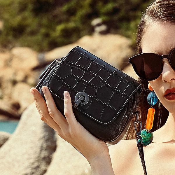 wmnuo 2019 bags women's saddle bag 100% genuine leather soft letter shoulder bag for ladies zipper crossbody bags famous flap
wmnuo 2019 bags women's saddle bag 100% genuine leather soft letter shoulder bag for ladies zipper crossbody bags famous flap