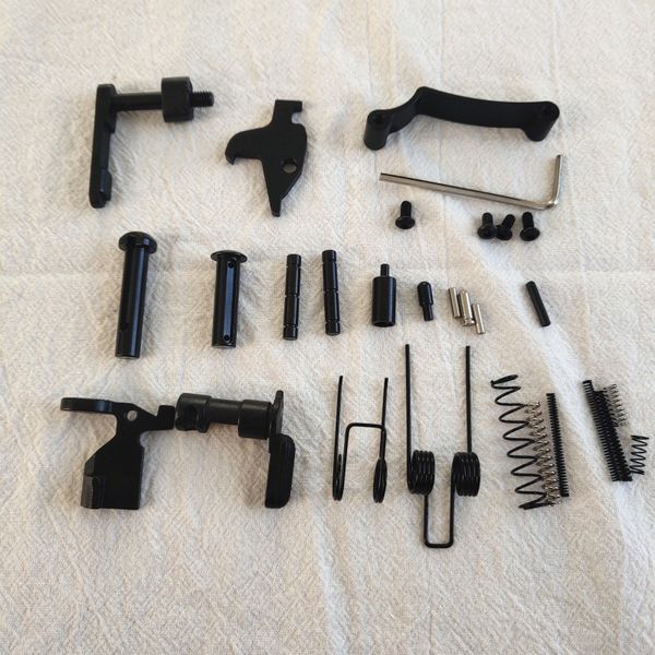 223/5.56 Винтовка Запасной Комплект Нижние Штыри Инструменты Пружины Защелки Сильный 
223/5.56 Винтовка Запасной Комплект Нижние Штыри Инструменты Пружины Защелки Сильный