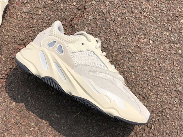 2019 est authentic 700 v2 analog eg7596 kanye west outdoor shoes men women runner wave salt mauve static inertia geode sneakers with box, White;red
2019 est authentic 700 v2 analog eg7596 kanye west outdoor shoes men women runner wave salt mauve static inertia geode sneakers with box, White;red