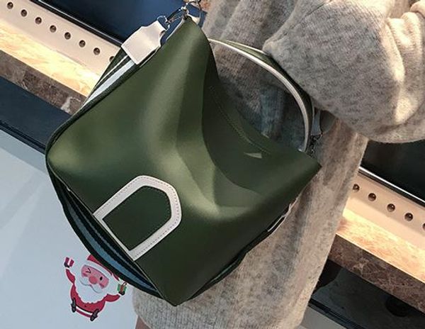 ladies bag 2020 new messenger handbag shoulder bag simple tassel bucket big bags tide wild selling
ladies bag 2020 new messenger handbag shoulder bag simple tassel bucket big bags tide wild selling