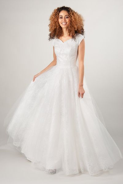 2019 a line lace mode t wedding dre with cap leeve queen anne neckline button back boho elegant ld reliou bridal gown
2019 a line lace mode t wedding dre with cap leeve queen anne neckline button back boho elegant ld reliou bridal gown