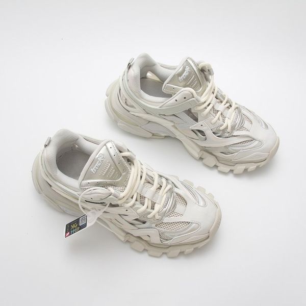 autumn and winter running shoes paris fashion triple s 4.0 track.2 trainer women men shoes gray black and white designer size 36-46
autumn and winter running shoes paris fashion triple s 4.0 track.2 trainer women men shoes gray black and white designer size 36-46