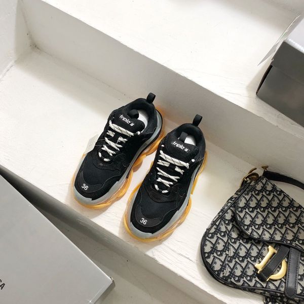 2020 new ck couple high-quality thick bottom sports casual couple air cushion casual sports shoes
2020 new ck couple high-quality thick bottom sports casual couple air cushion casual sports shoes