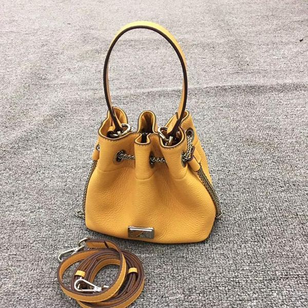 charm2019 bucket cowhide package mini- chain single shoulder messenger handbag genuine leather small bag woman
charm2019 bucket cowhide package mini- chain single shoulder messenger handbag genuine leather small bag woman
