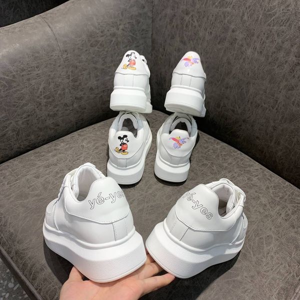 platform men and women shoes wild vintage luxury cartoon pattern leather small white shoes women casual sneakers 05, Black
platform men and women shoes wild vintage luxury cartoon pattern leather small white shoes women casual sneakers 05, Black