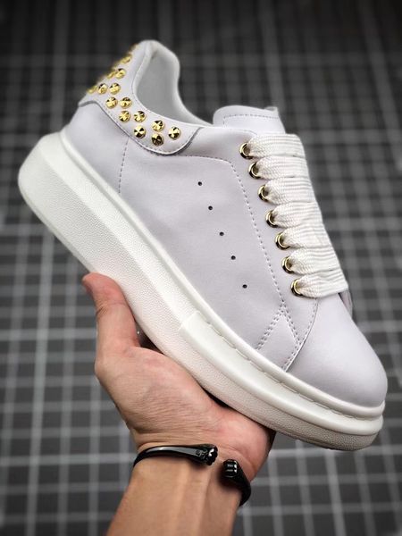 2020 designer shoes for men women fashion platform sneakers triple black white leather suede mens comfortable flat casual shoe size 35-45
2020 designer shoes for men women fashion platform sneakers triple black white leather suede mens comfortable flat casual shoe size 35-45