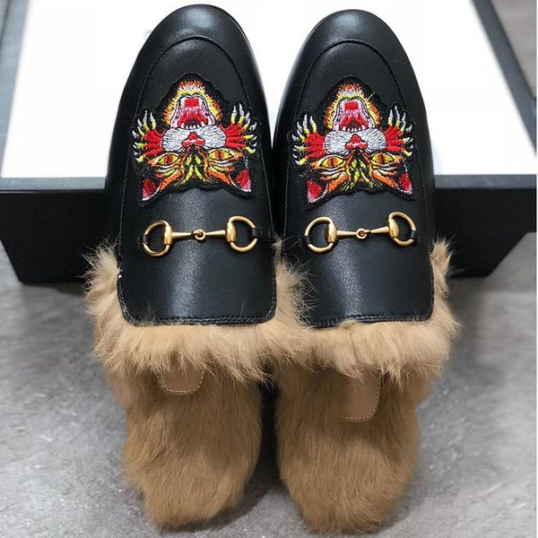 men designer slippers princetown slippers fur mules flats chain ladies casual shoes women mens loafers muller slipper shoes furry slides c09, Black
men designer slippers princetown slippers fur mules flats chain ladies casual shoes women mens loafers muller slipper shoes furry slides c09, Black