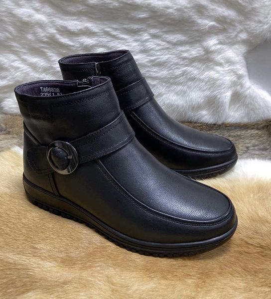 classic fashion designer brand autumn winter women mother boots elderly casual shoes high leather warm velvet inner foam rubber bottom, Black
classic fashion designer brand autumn winter women mother boots elderly casual shoes high leather warm velvet inner foam rubber bottom, Black