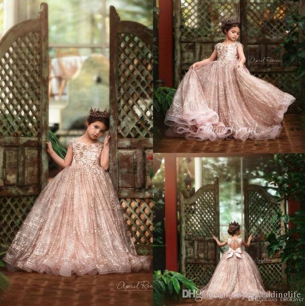 2020 принцесса маленькие девушки цветка девушки платья шнурок блестки beads jewel шеи открытой спиной девушки pageant платья для свадебного, White;blue
2020 принцесса маленькие девушки цветка девушки платья шнурок блестки beads jewel шеи открытой спиной девушки pageant платья для свадебного, White;blue