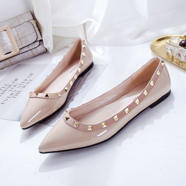 2020 new product launch solid color fashion rivet design lightweight ladies pointed flat shoes quality assurance w38-80, Black
2020 new product launch solid color fashion rivet design lightweight ladies pointed flat shoes quality assurance w38-80, Black