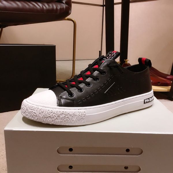 men personality and fashion famous luxury designer sneakers lace-up shoes with black white genuine leather casual designer shoes
men personality and fashion famous luxury designer sneakers lace-up shoes with black white genuine leather casual designer shoes