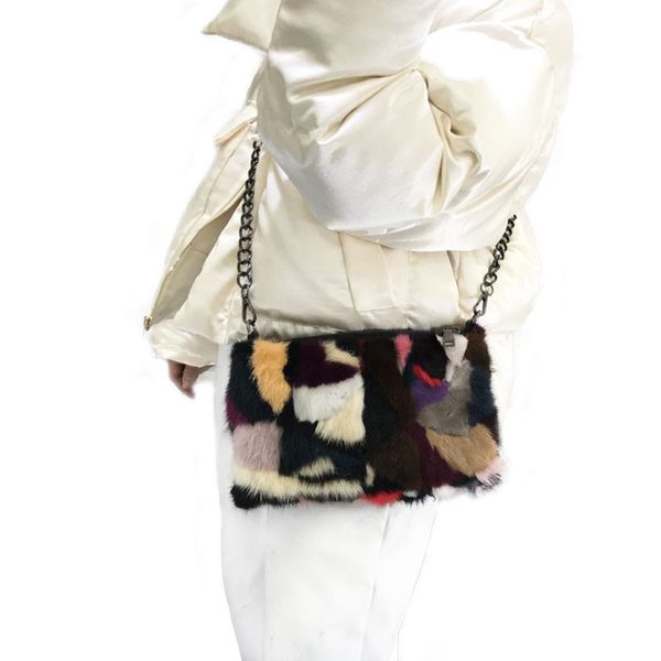 korean autumn and winter new straw bag messenger bag ladies portable hit color warm sleeves warm hands
korean autumn and winter new straw bag messenger bag ladies portable hit color warm sleeves warm hands
