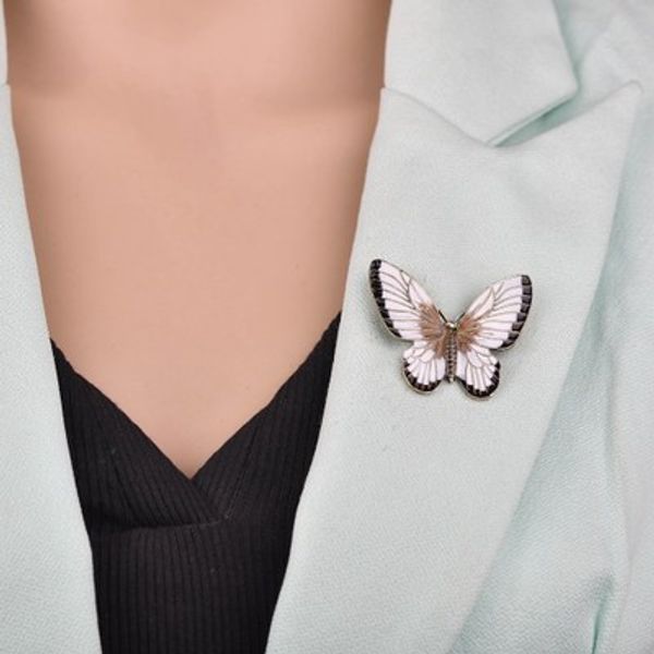 new arrival white color crystal butterfly brooches and pins for women jewelry accessories b461, Gray
new arrival white color crystal butterfly brooches and pins for women jewelry accessories b461, Gray